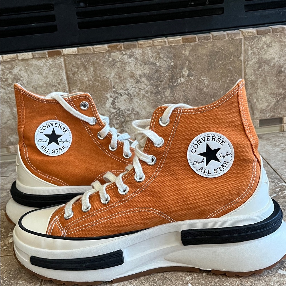 Converse Run Star Legacy CX Bold Orange Platform Sneakers Men’s 8.5, Women’s 10